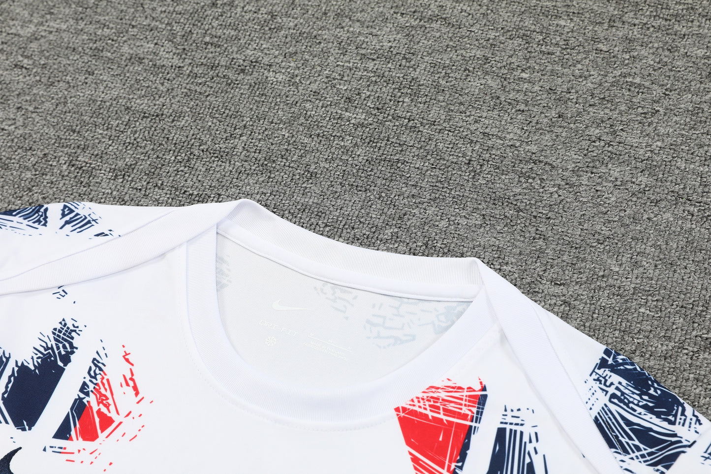 ENSEMBLE PSG EXTERIEUR PRE MATCH 2024/25 - ALLMAILLOT.com