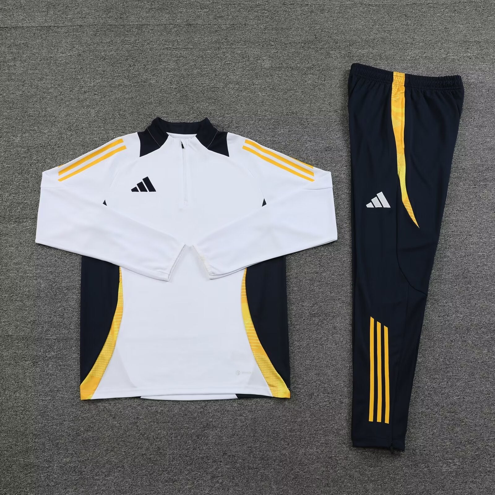 Ensemble Survêtement Adidas 2024/25