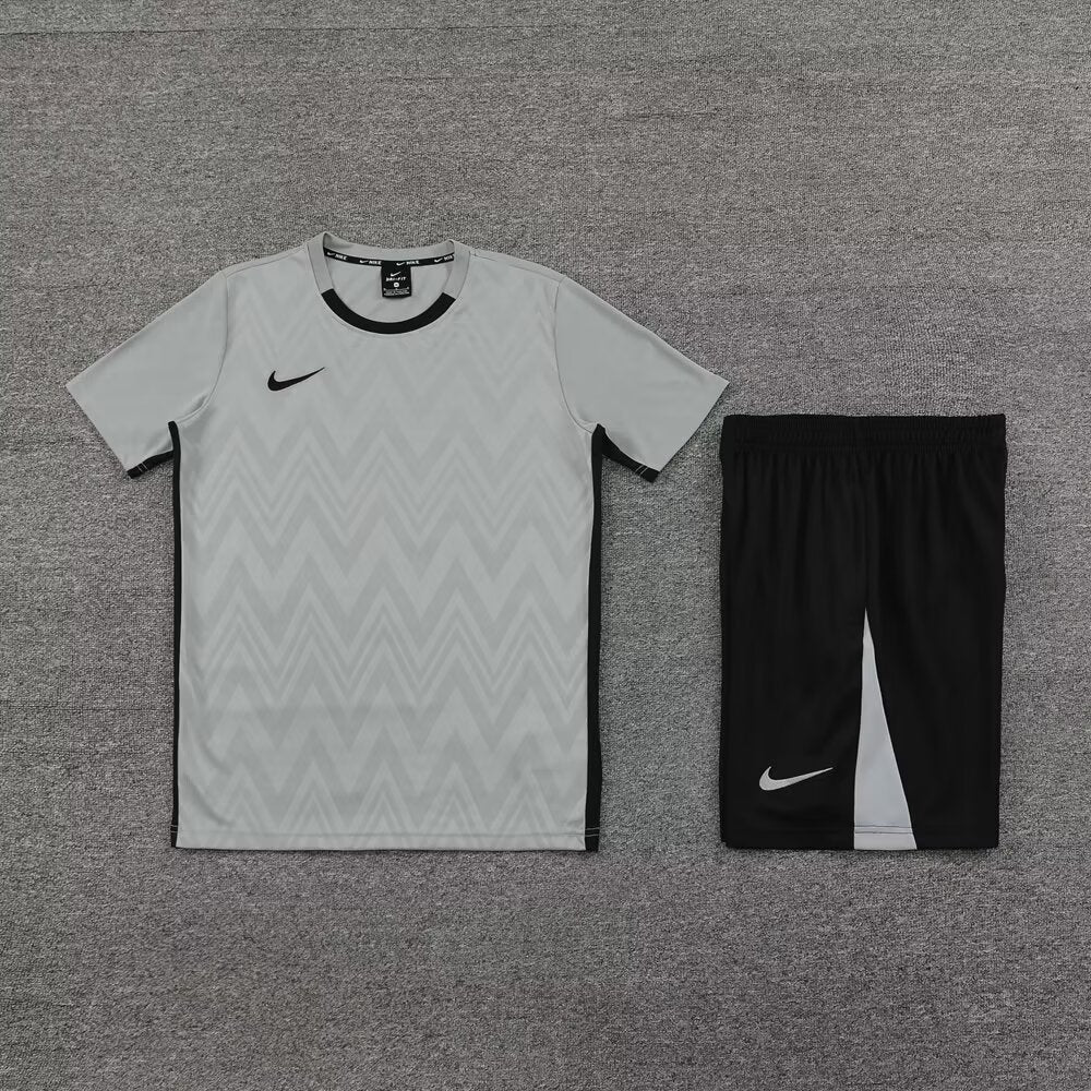 ENSEMBLE NIKE 2024/25