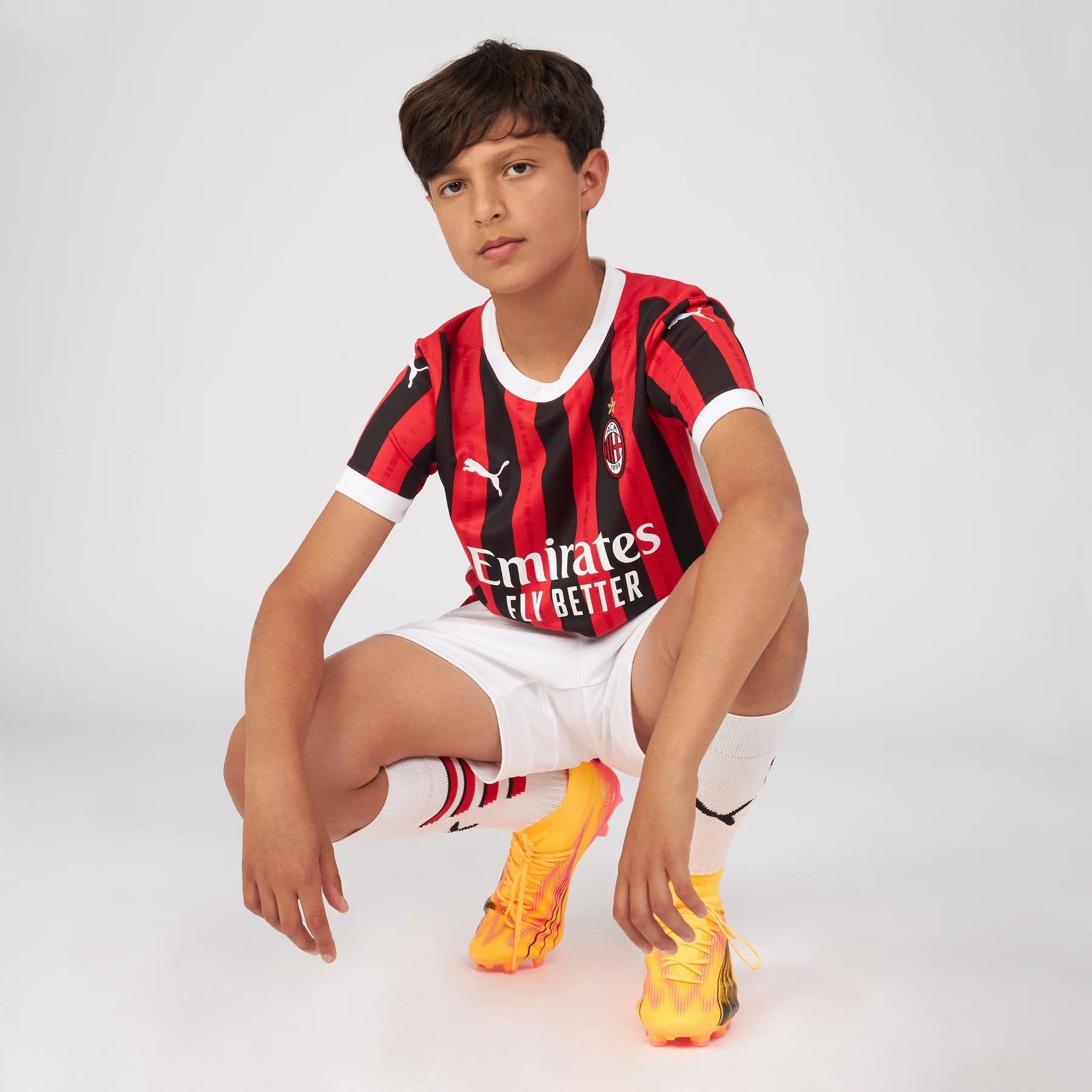 MAILLOT KIT ENFANT AC MILAN DOMICILE 2024/25 - ALLMAILLOT.com  