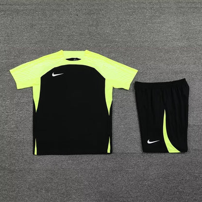 ENSEMBLE NIKE 2024/25