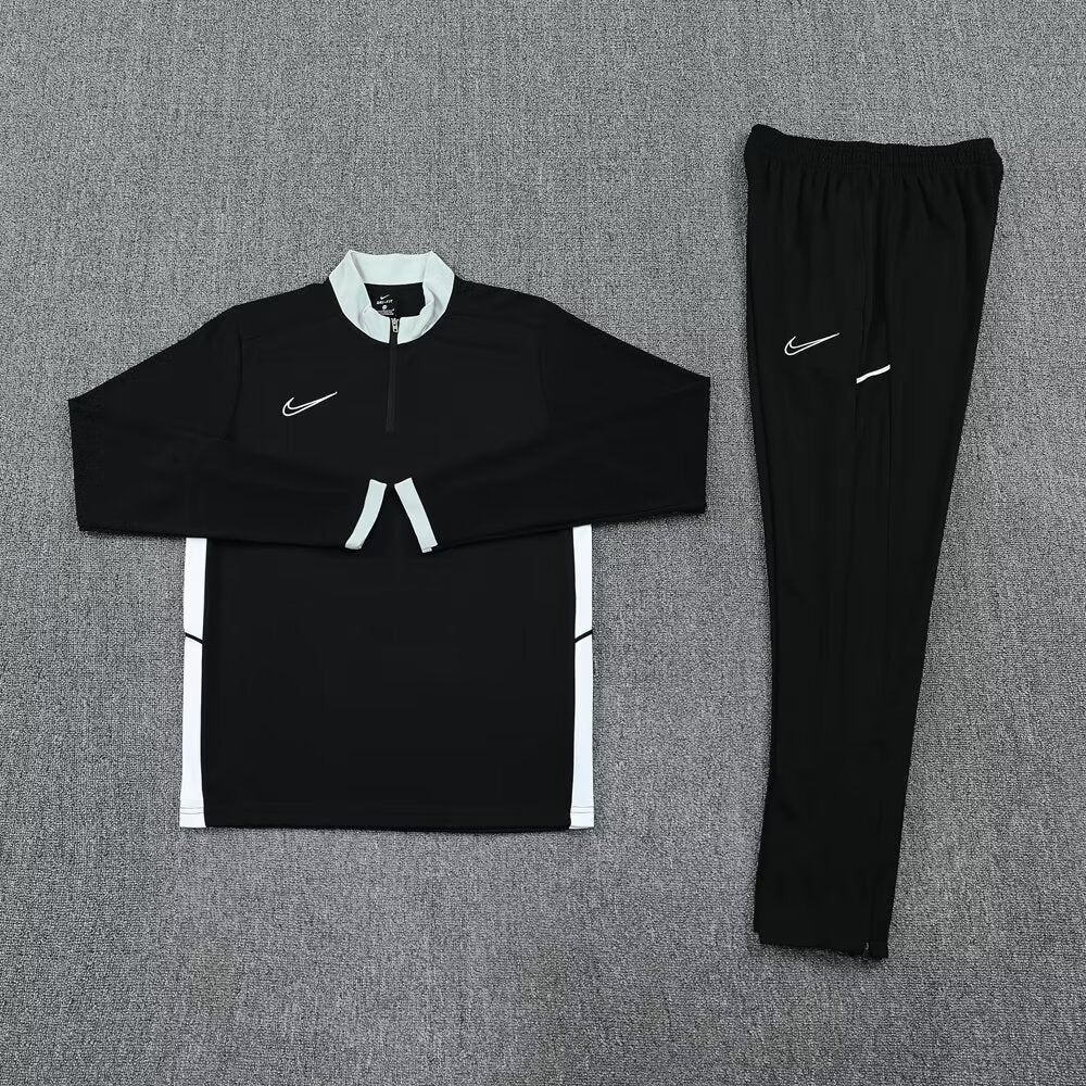 Ensemble Survêtement Nike 2026