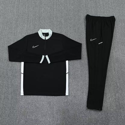 Ensemble Survêtement Nike 2026