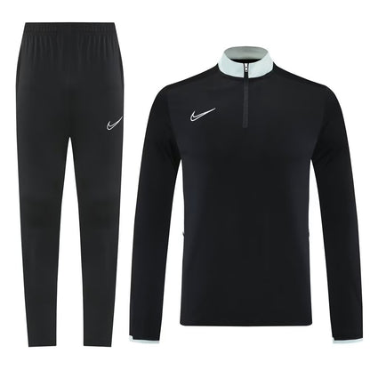Ensemble Survêtement Nike 2026