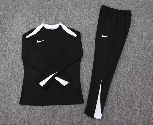 Ensemble Survêtement Nike 2024/25