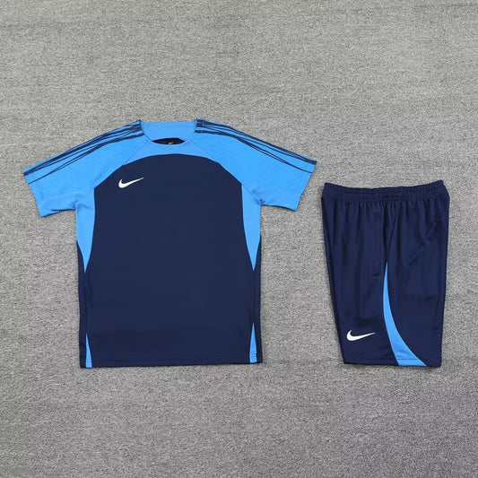 ENSEMBLE NIKE 2024/25