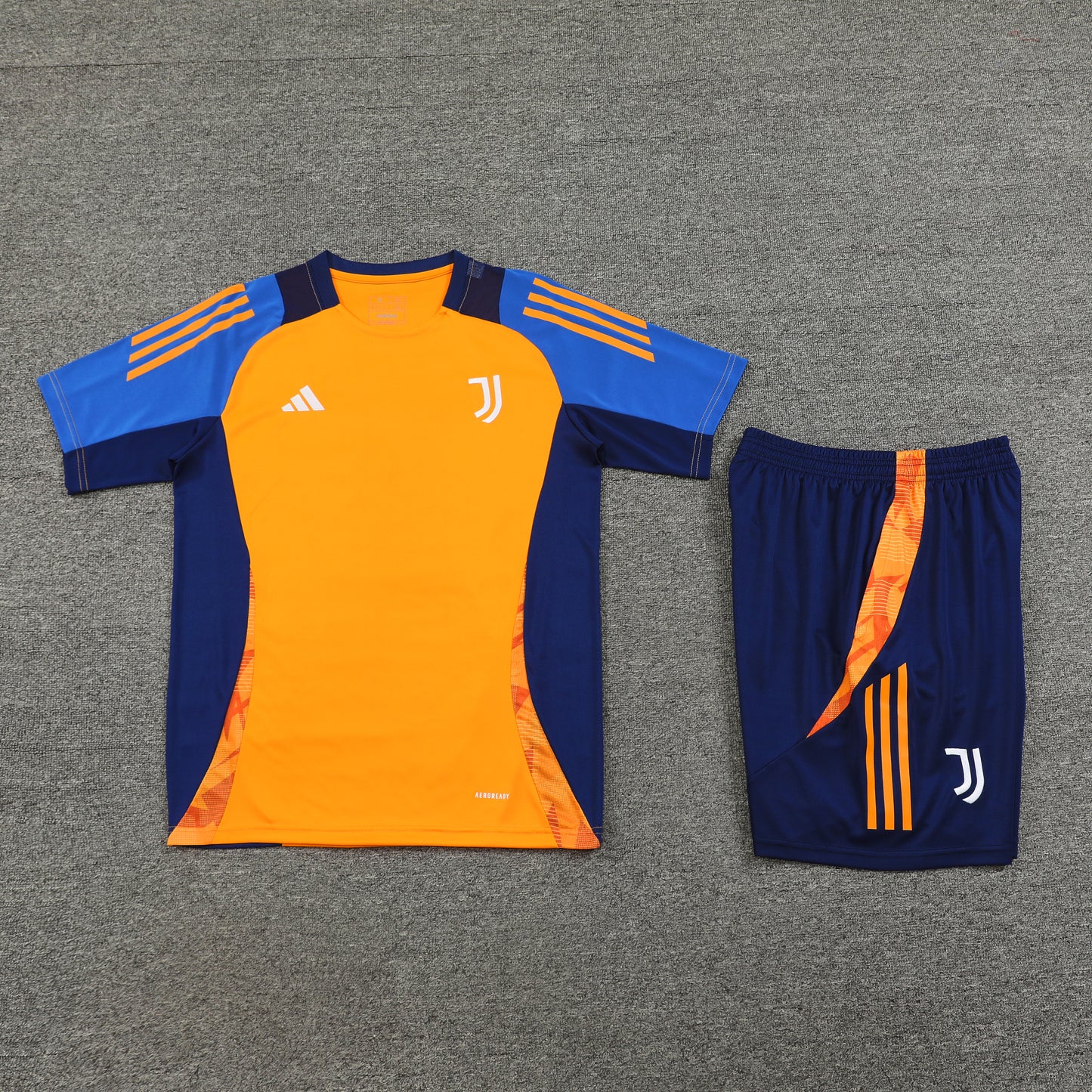 ENSEMBLE JUVENTUS  2024/25 - ALLMAILLOT.com  